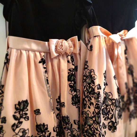 Girls dress - Picture 7 of 7